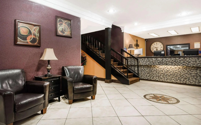photo 2 of Days Inn by Wyndham Anderson IN