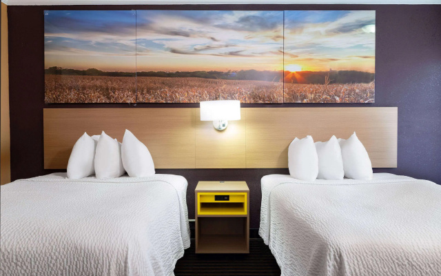 photo 3 of Days Inn by Wyndham Anderson IN
