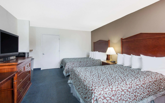 photo 5 of Days Inn by Wyndham Arlington Pentagon