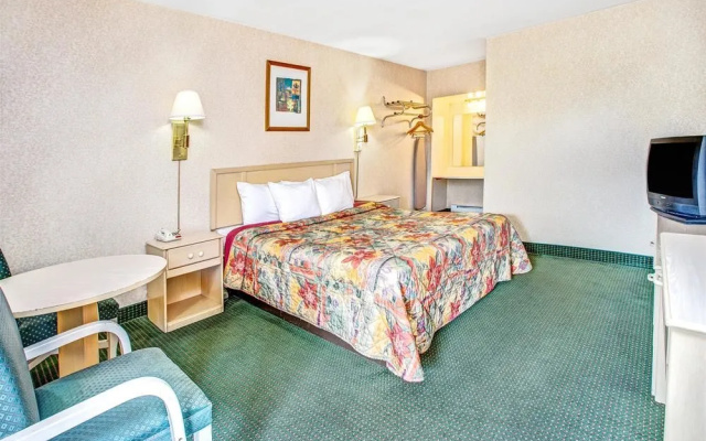photo 3 of Days Inn Arlington/Washington Dc