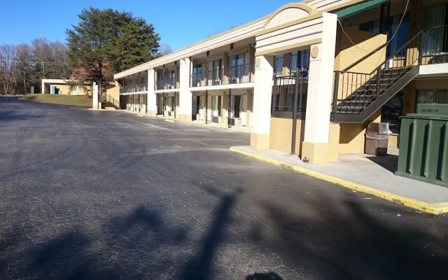 photo 2 of The Asheville Airport Inn