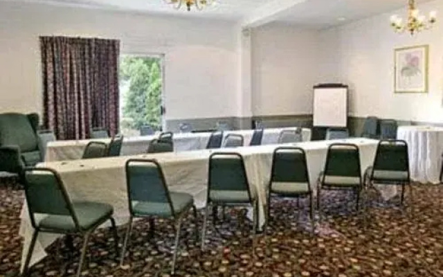 photo 5 of Days Inn Atlanta Northwest