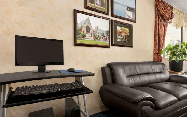 photo 3 of Days Inn by Wyndham Auburn/Finger Lakes Region