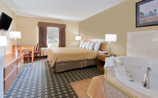 photo 4 of Days Inn Batavia Darien Lake Theme Park