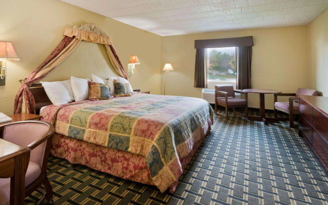 photo 5 of Days Inn by Wyndham Batavia Darien Lake Theme Park