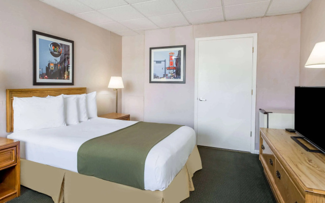 photo 4 of Days Inn by Wyndham Bedford
