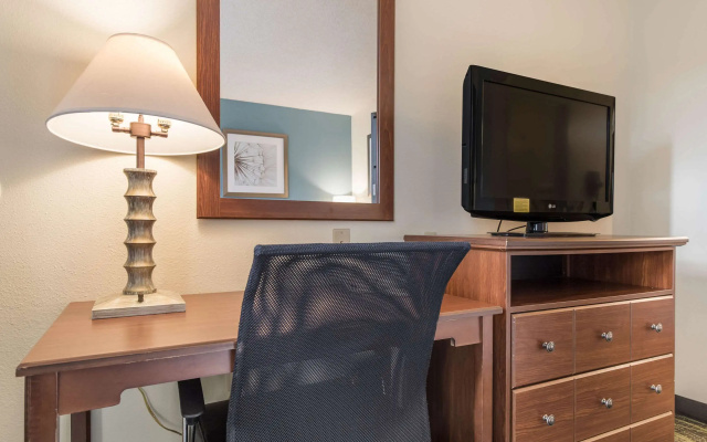 photo 3 of Quality Inn Bellevue