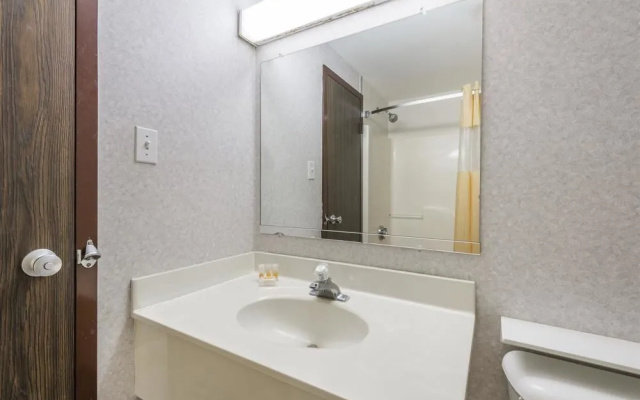 photo 4 of Days Inn Berlin Meriden