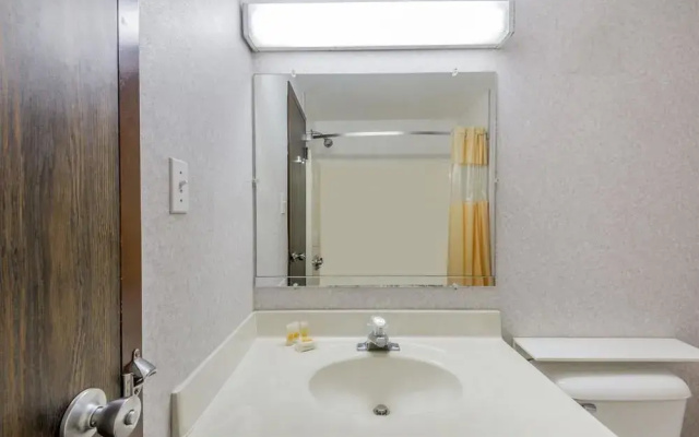 photo 5 of Days Inn Berlin Meriden