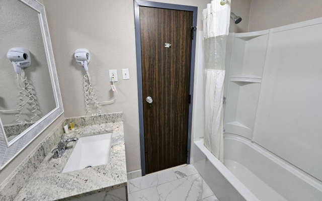 photo 5 of Days Inn by Wyndham Berlin Meriden