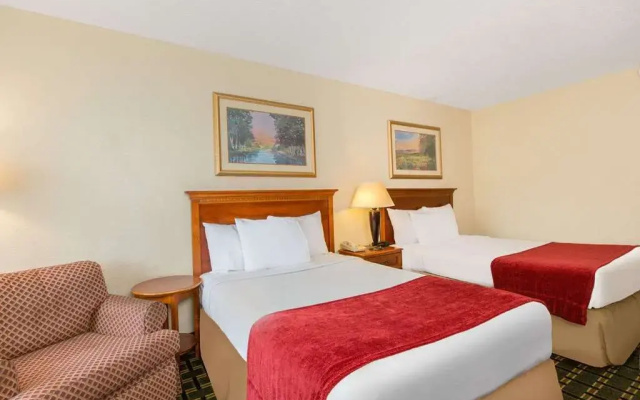 photo 2 of Days Inn Birmingham/Summit Mall