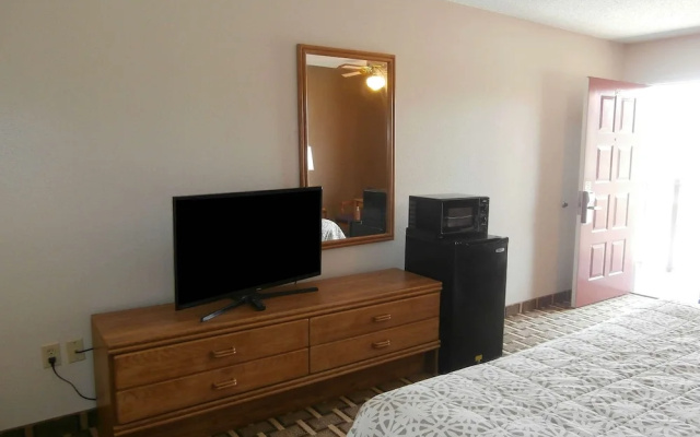 photo 2 of Days Inn/ Blue Ridge