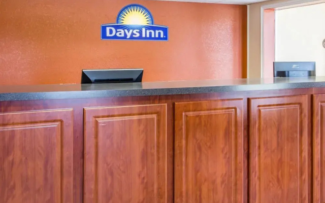 photo 3 of Days Inn Bradenton I-75