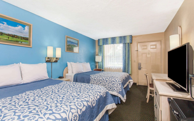 photo 4 of Days Inn by Wyndham Bradenton I-75