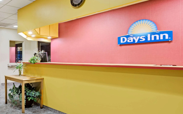 photo 2 of Days Inn by Wyndham Bradenton - Near the Gulf