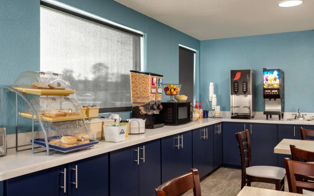 photo 3 of Days Inn by Wyndham Apopka/Orlando