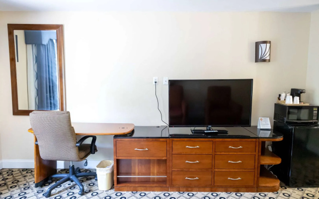 photo 4 of Days Inn By Wyndham College Park Atlanta Airport South