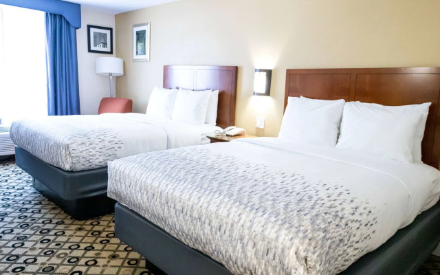 photo 5 of Days Inn By Wyndham College Park Atlanta Airport South