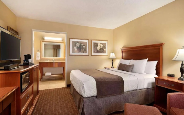 photo 3 of Days Inn By Wyndham Culpeper