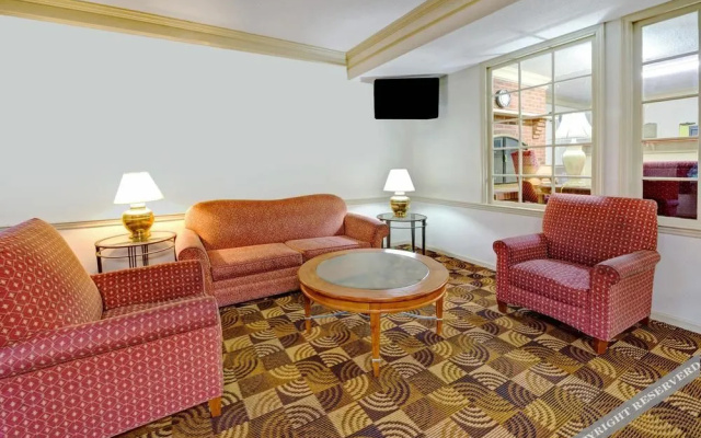 photo 3 of Motel 6 Dayton Oh