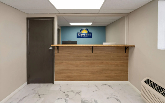 photo 2 of Days Inn by Wyndham Farmington NM