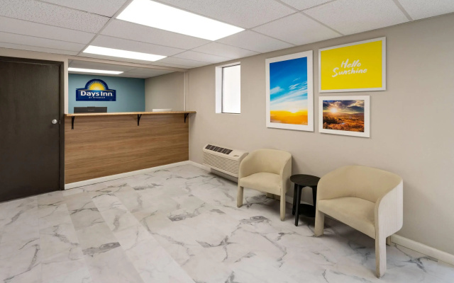 photo 3 of Days Inn by Wyndham Farmington NM