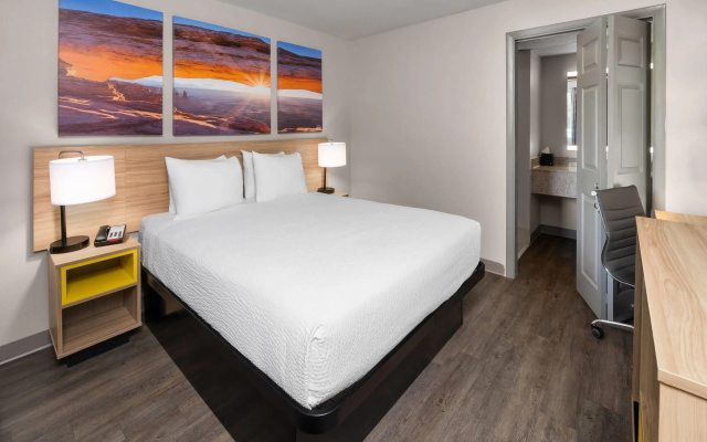 photo 5 of Days Inn by Wyndham Farmington NM