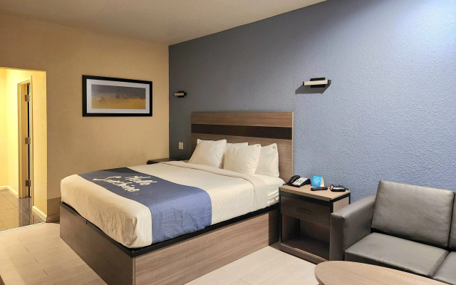 photo 2 of Days Inn by Wyndham Freeport
