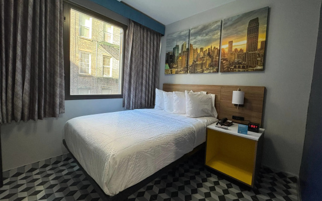 photo 3 of Days Inn by Wyndham New York Chinatown