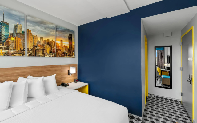 photo 5 of Days Inn by Wyndham New York Chinatown