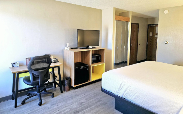 photo 2 of Days Inn by Wyndham Rolla