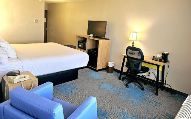 photo 4 of Days Inn by Wyndham Rolla