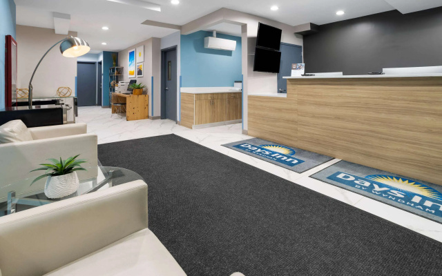 photo 2 of Days Inn By Wyndham Staten Island