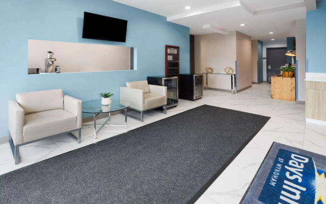 photo 3 of Days Inn By Wyndham Staten Island