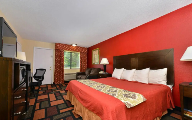 photo 5 of Americas Best Value Inn Canton, NC