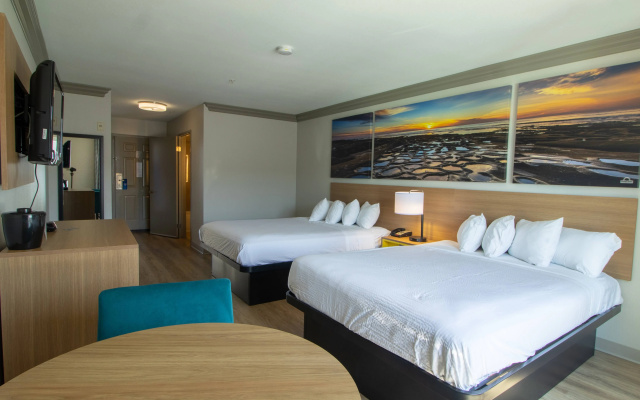 photo 2 of Days Inn By Wyndham Carlsbad