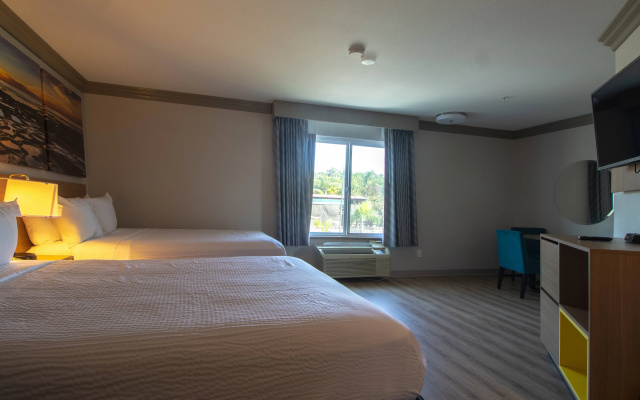photo 4 of Days Inn By Wyndham Carlsbad