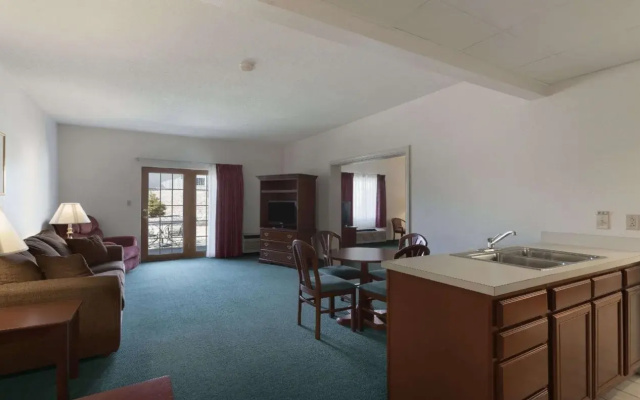 photo 2 of Days Inn by Wyndham Carrollton