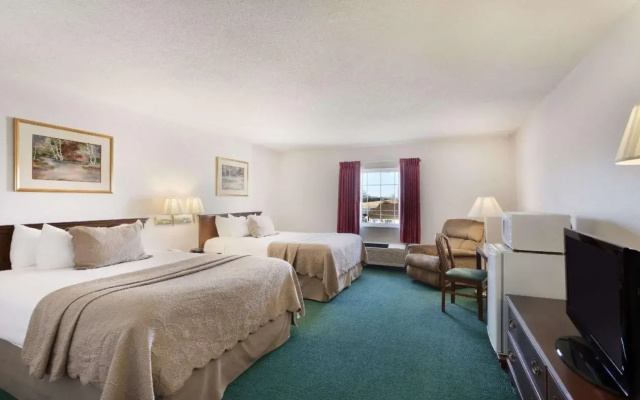photo 5 of Days Inn by Wyndham Carrollton