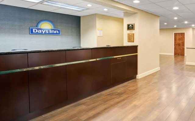 photo 2 of Days Inn Chapel Hill
