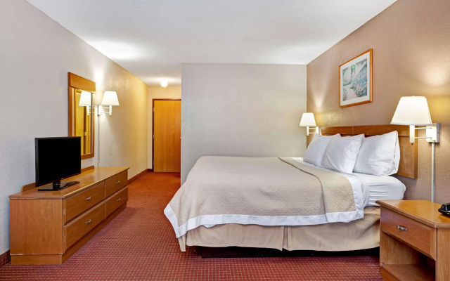 photo 3 of Days Inn Charleston East