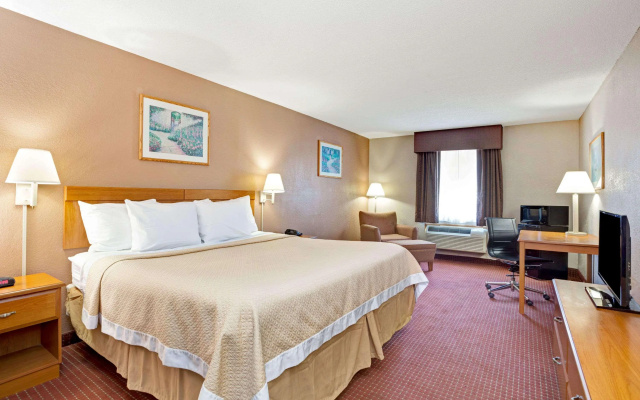 photo 3 of Quality Inn Charleston South