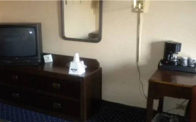 photo 5 of Days Inn-Charlotte Center City