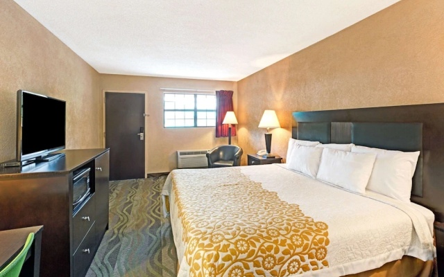 photo 2 of Days Inn Cherokee/Smokey Mountains