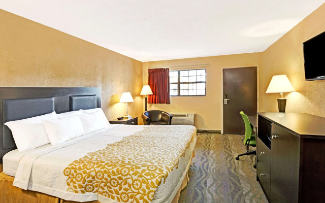 photo 3 of Days Inn by Wyndham Cherokee Near Casino