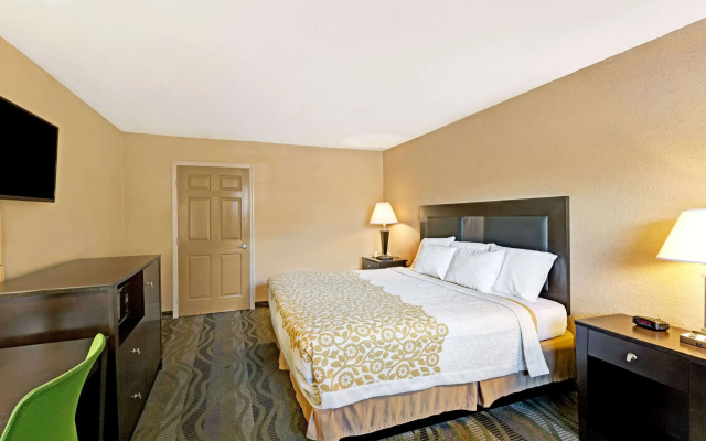 photo 4 of Days Inn by Wyndham Cherokee Near Casino