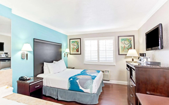 photo 4 of Cabana Inn & Suites