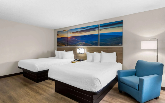 photo 3 of Days Inn by Wyndham Clayton