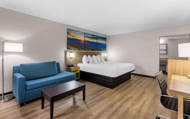 photo 2 of Days Inn Clayton