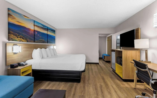 photo 4 of Days Inn Clayton